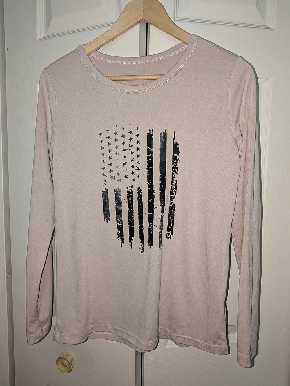 Women's Long-Sleeve Graphic Tee - Light Pink with Black Flag Print